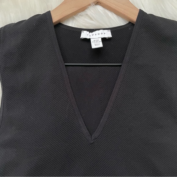TOPSHOP TOP Seamless V-Neck Textured Crop Top in Black NWOT Size 8-12 - Picture 6 of 14